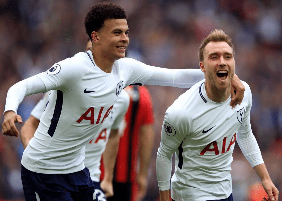 托特纳姆训练开放日;赛前豪取连胜引观众欢呼;欧联在即;年轻球员获得机会 托特纳姆训练开放日;赛前豪取连胜引观众欢呼;欧联在即;年轻球员获得机会