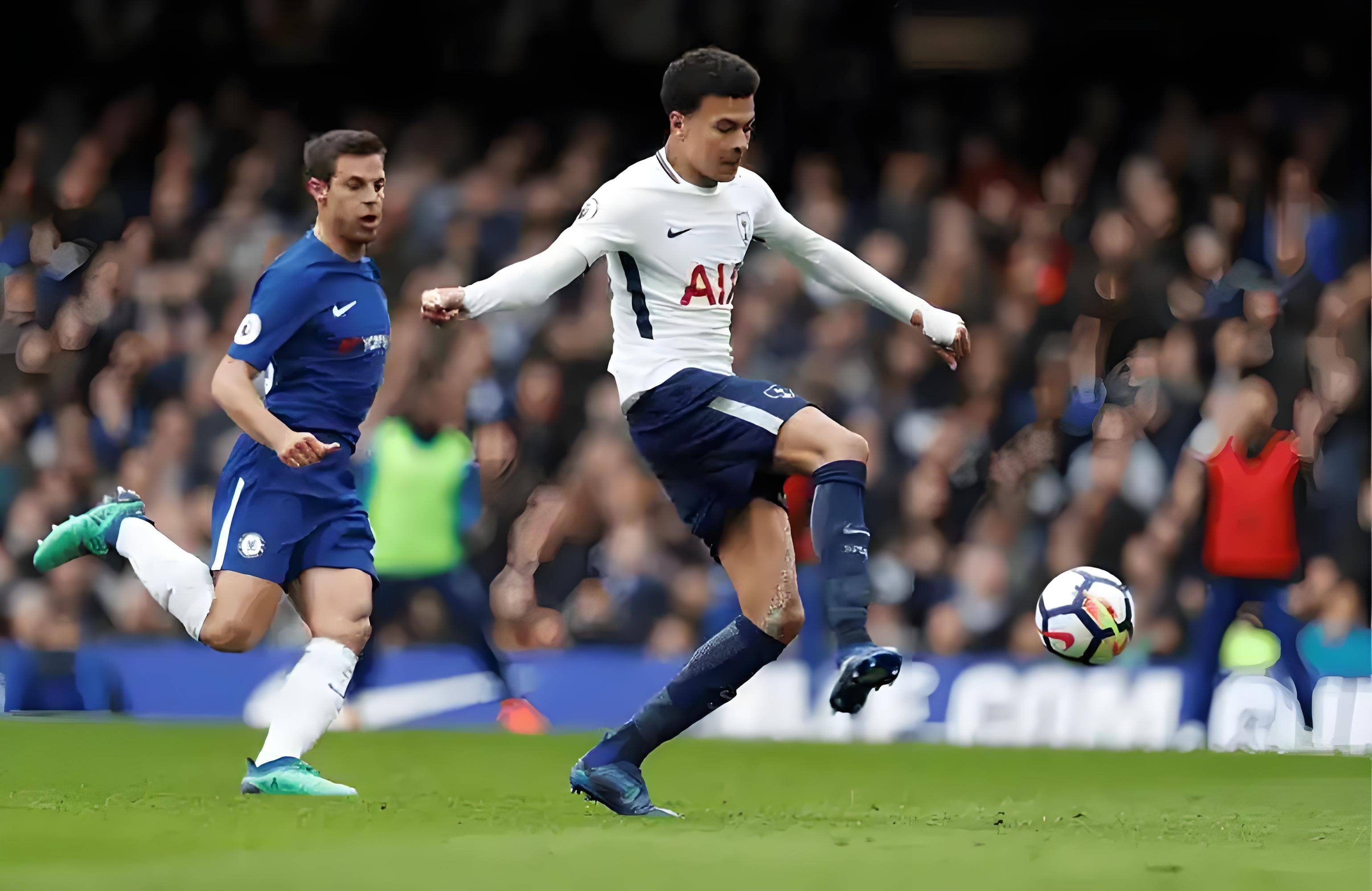 托特纳姆训练开放日;赛前豪取连胜引观众欢呼;欧联在即;年轻球员获得机会 托特纳姆训练开放日;赛前豪取连胜引观众欢呼;欧联在即;年轻球员获得机会