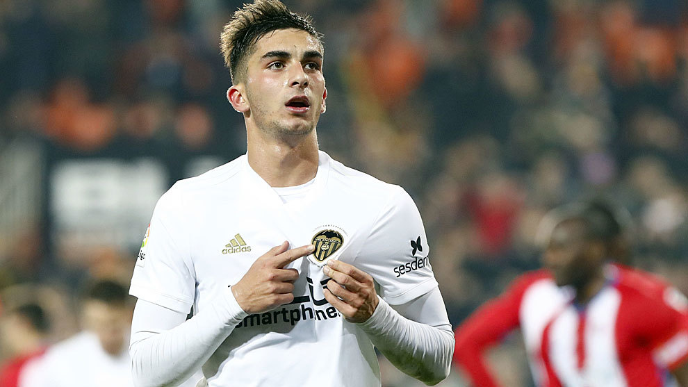 波特兰开拓者训练开放日，转会期伤情更新引欢呼，欧冠在即，年轻球员得到机会的简单介绍